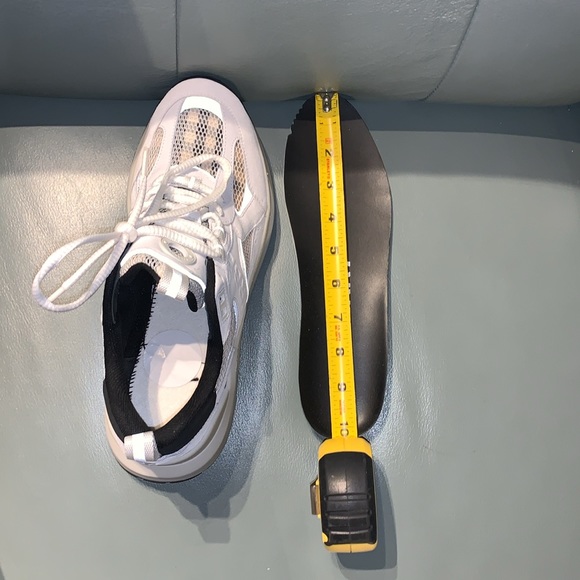 Burberry NWT authentic Sean Sneaker
) - Picture 7 of 9